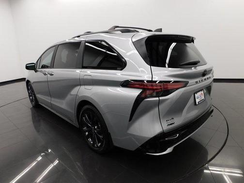 2025 Toyota Sienna XSE 7 Passenger