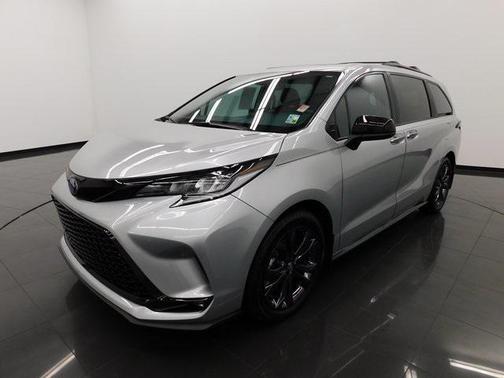 2025 Toyota Sienna XSE 7 Passenger