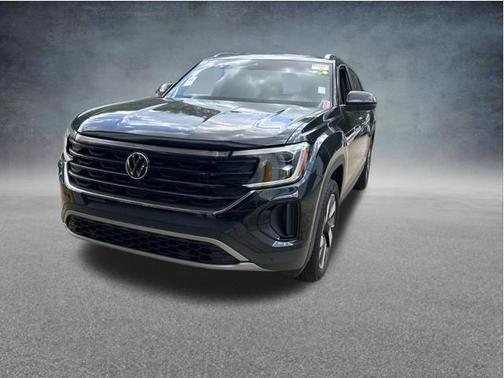 Deep Black Pearl 2024 Volkswagen Atlas Cross Sport 2.0T SE w/Technology