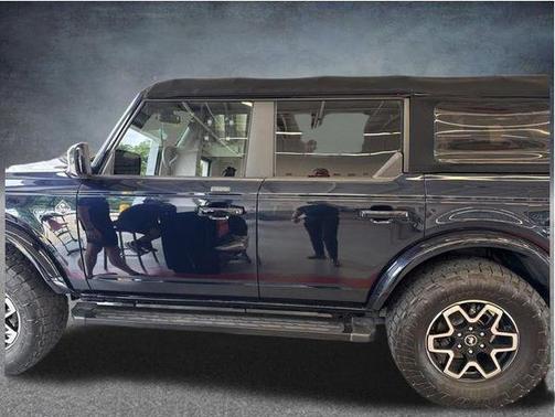 Antimatter Blue Metallic 2021 Ford Bronco Outer Banks