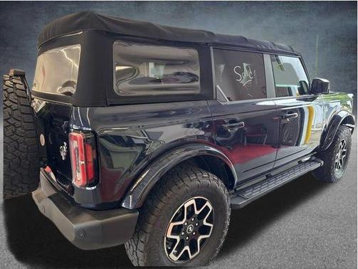 Antimatter Blue Metallic 2021 Ford Bronco Outer Banks