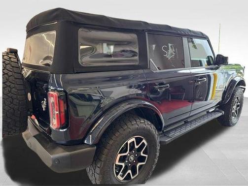 Antimatter Blue Metallic 2021 Ford Bronco Outer Banks