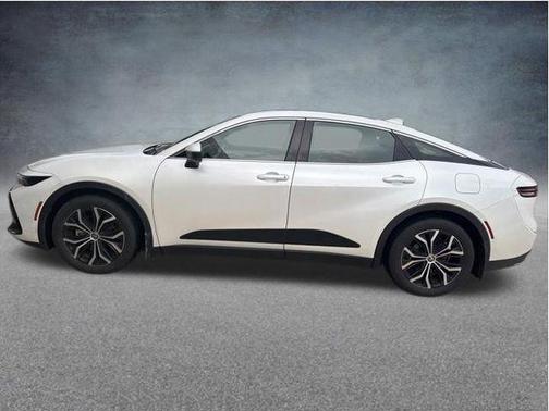 Oxygen White 2023 Toyota Crown Limited