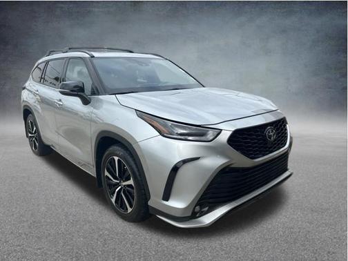 Celestial Silver Metallic 2021 Toyota Highlander XSE