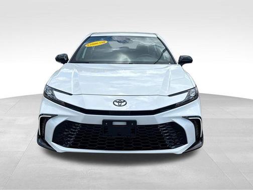 Ice Cap 2026 Toyota Camry SE