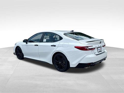 Ice Cap 2026 Toyota Camry SE