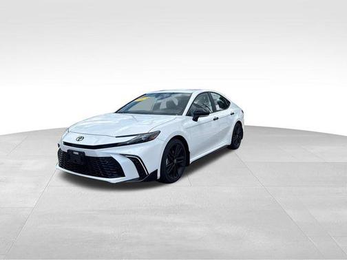 Ice Cap 2026 Toyota Camry SE