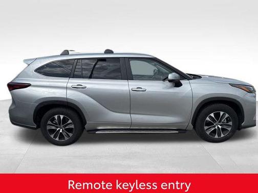 2025 Toyota Highlander XLE