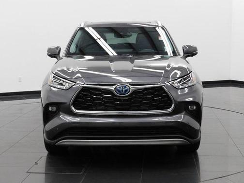 2024 Toyota Highlander Hybrid Platinum