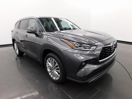 2024 Toyota Highlander Hybrid Platinum
