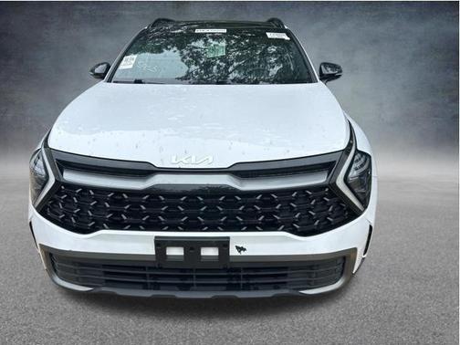 Glacial White Pearl 2024 Kia Sportage X-Line