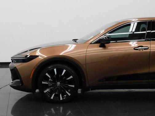 2023 Toyota Crown Platinum