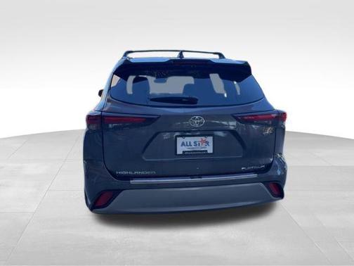 2025 Toyota Highlander Hybrid Platinum