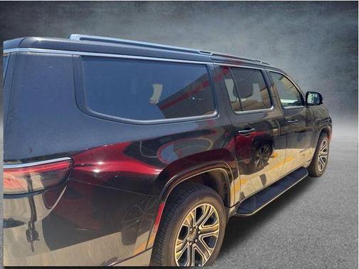 Diamond Black Crystal Pearlcoat 2024 Jeep Wagoneer L Series II