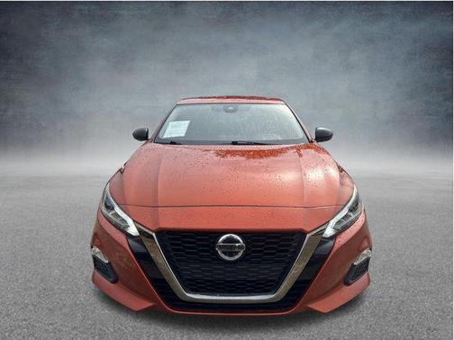 Sunset Drift Chromaflair 2021 Nissan Altima SR FWD