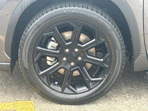 Magnetic Gray Metallic 2022 Toyota Highlander LE