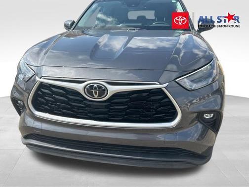 Magnetic Gray Metallic 2022 Toyota Highlander LE