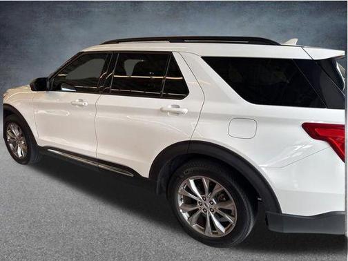 Star White Metallic Tri-Coat 2023 Ford Explorer XLT