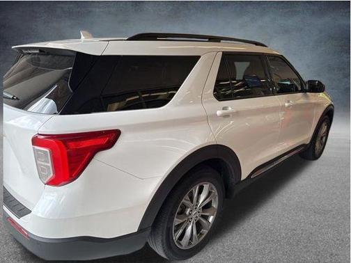 Star White Metallic Tri-Coat 2023 Ford Explorer XLT