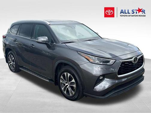 Magnetic Gray Metallic 2022 Toyota Highlander XLE
