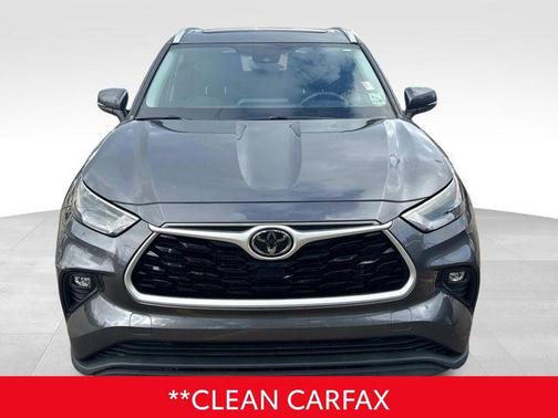 Magnetic Gray Metallic 2022 Toyota Highlander XLE