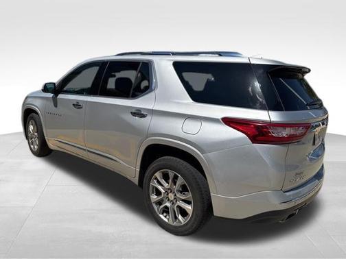 Silver Ice Metallic 2021 Chevrolet Traverse Premier
