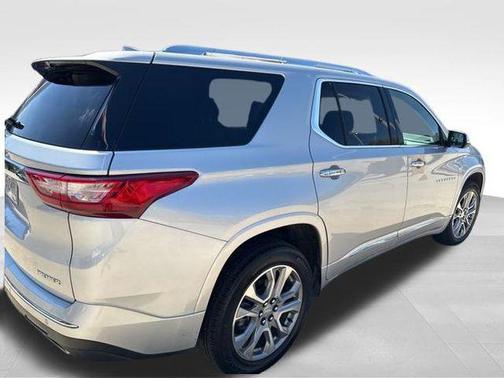 Silver Ice Metallic 2021 Chevrolet Traverse Premier