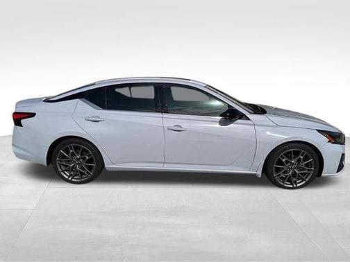 2024 Nissan Altima SR VC-Turbo FWD