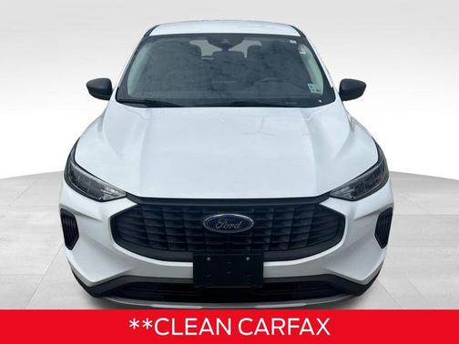 Oxford White 2023 Ford Escape SE