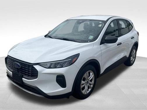 Oxford White 2023 Ford Escape SE