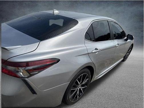 Celestial Silver Metallic 2023 Toyota Camry SE