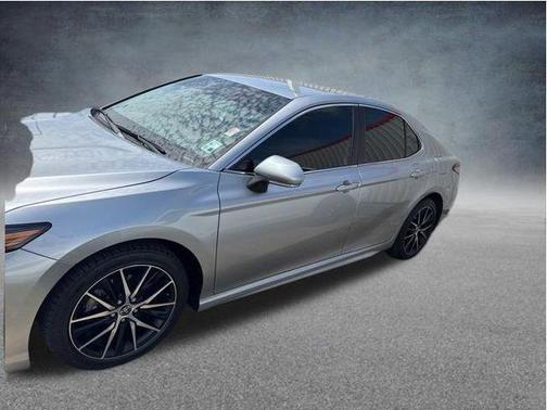 Celestial Silver Metallic 2023 Toyota Camry SE