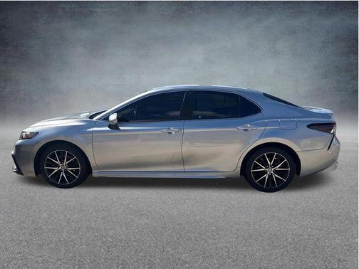 Celestial Silver Metallic 2023 Toyota Camry SE
