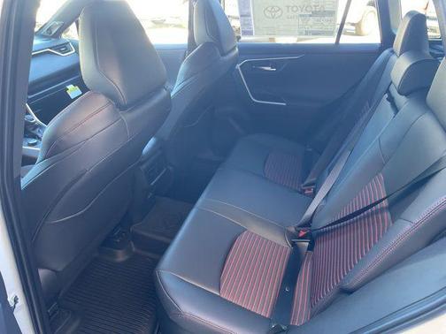 2025 Toyota RAV4 Hybrid SE