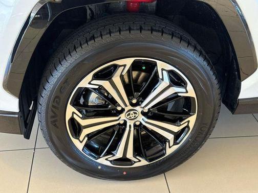 2025 Toyota RAV4 Hybrid SE