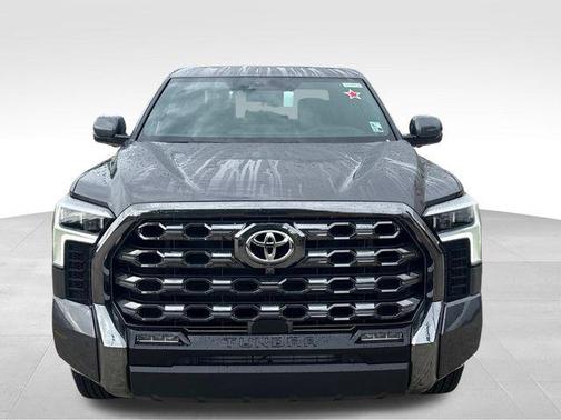 2025 Toyota Tundra Hybrid Platinum