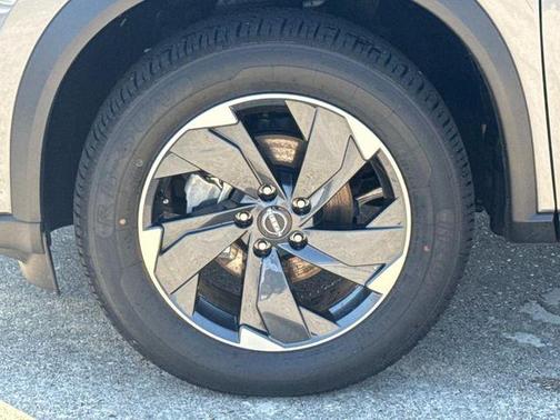 Gun Metallic 2025 Nissan Rogue SV