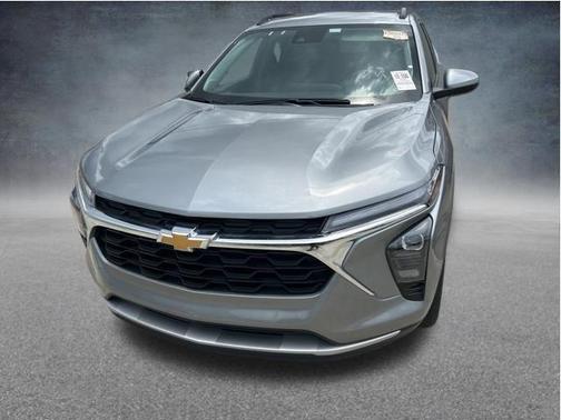 Sterling Gray Metallic 2025 Chevrolet Trax LT