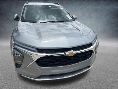 Sterling Gray Metallic 2025 Chevrolet Trax LT