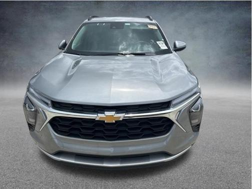 Sterling Gray Metallic 2025 Chevrolet Trax LT