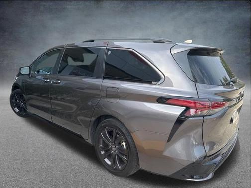 Predawn Gray Mica 2022 Toyota Sienna XSE 7 Passenger