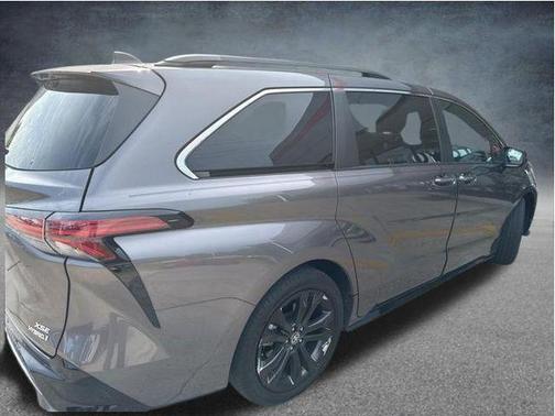 Predawn Gray Mica 2022 Toyota Sienna XSE 7 Passenger