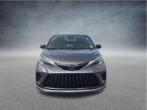 Predawn Gray Mica 2022 Toyota Sienna XSE 7 Passenger