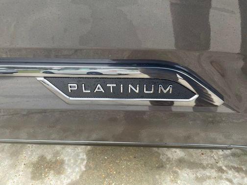 2025 Toyota Tundra Hybrid Platinum