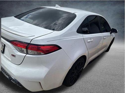 White 2022 Toyota Corolla SE