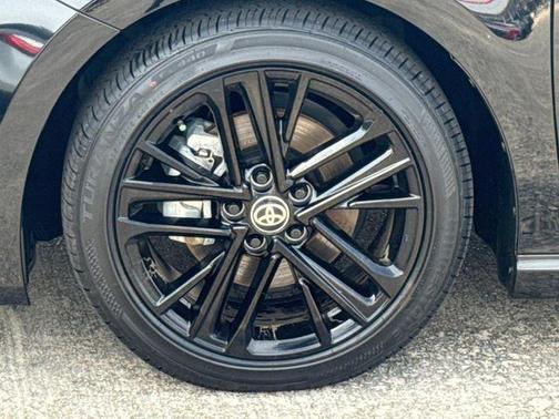 Black 2025 Toyota Camry SE