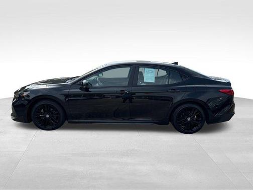 Black 2025 Toyota Camry SE