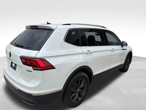 Pure White 2022 Volkswagen Tiguan 2.0T SE 4MOTION