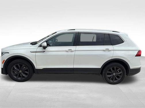 Pure White 2022 Volkswagen Tiguan 2.0T SE 4MOTION