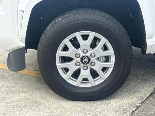 Ice Cap 2024 Toyota Tacoma SR5